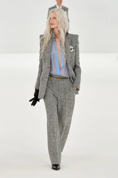 Look 48